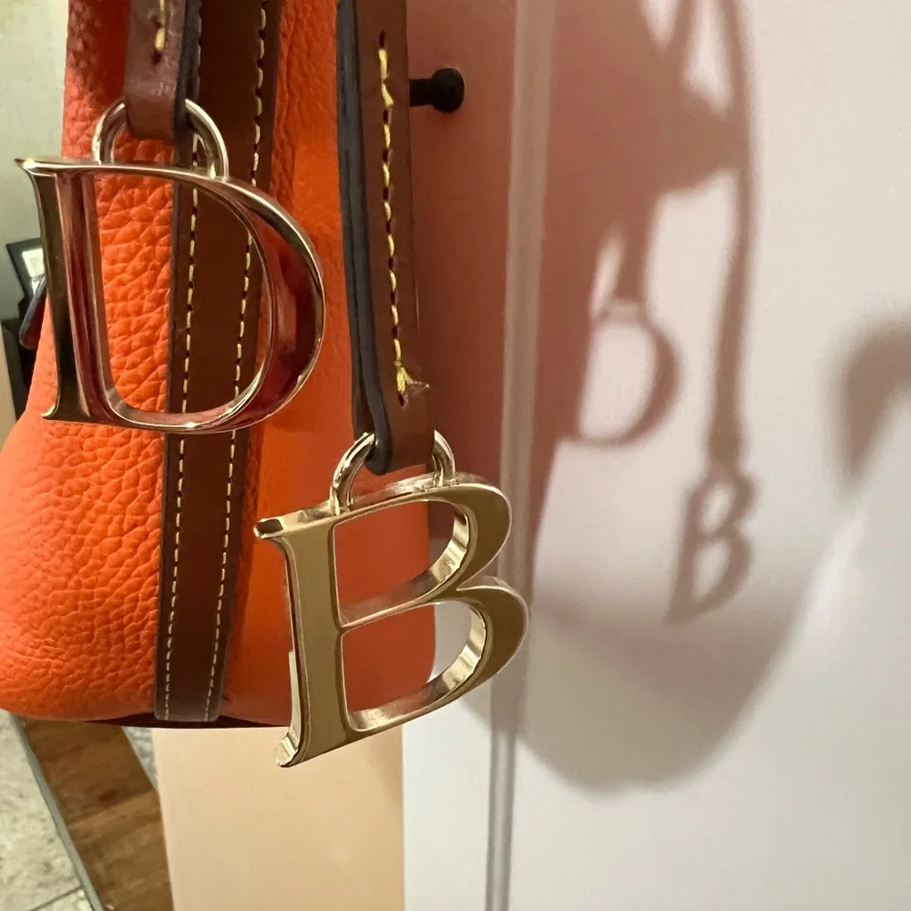 Dooney & Bourke Zip Sac in Clementine Pebble Leather Crossbody Bag - Picture 4 of 16